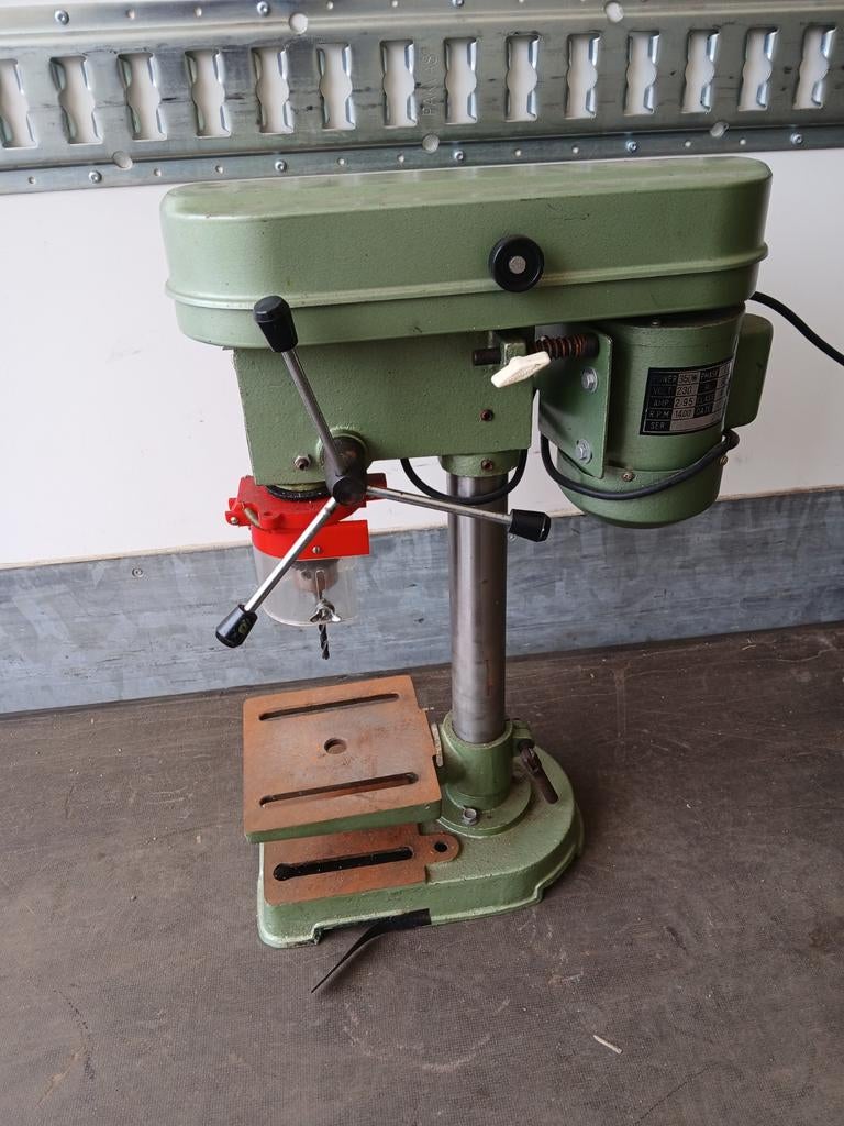 Kolom boormachine, Ophalen, Boormachine