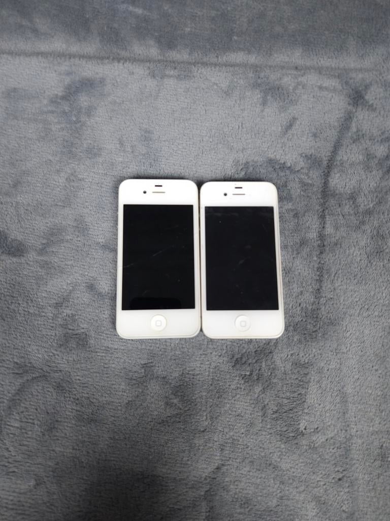 iPhone 4S En 4 Wit Apple Mobiel Bundel

Condition: Ongetest,, Gebruikt, ., Overige typen, Ophalen of Verzenden