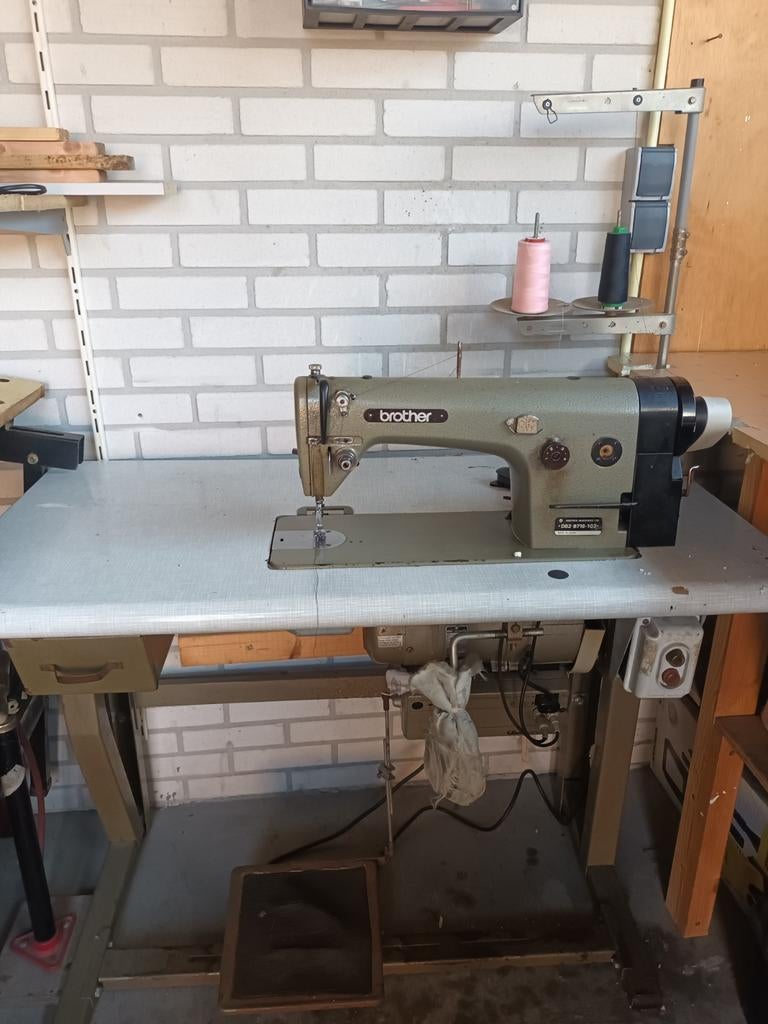 Industrie naaimachine, Hobby en Vrije tijd, Naaimachines en Toebehoren, Ophalen, Zo goed als nieuw, Naaimachine, Overige merken