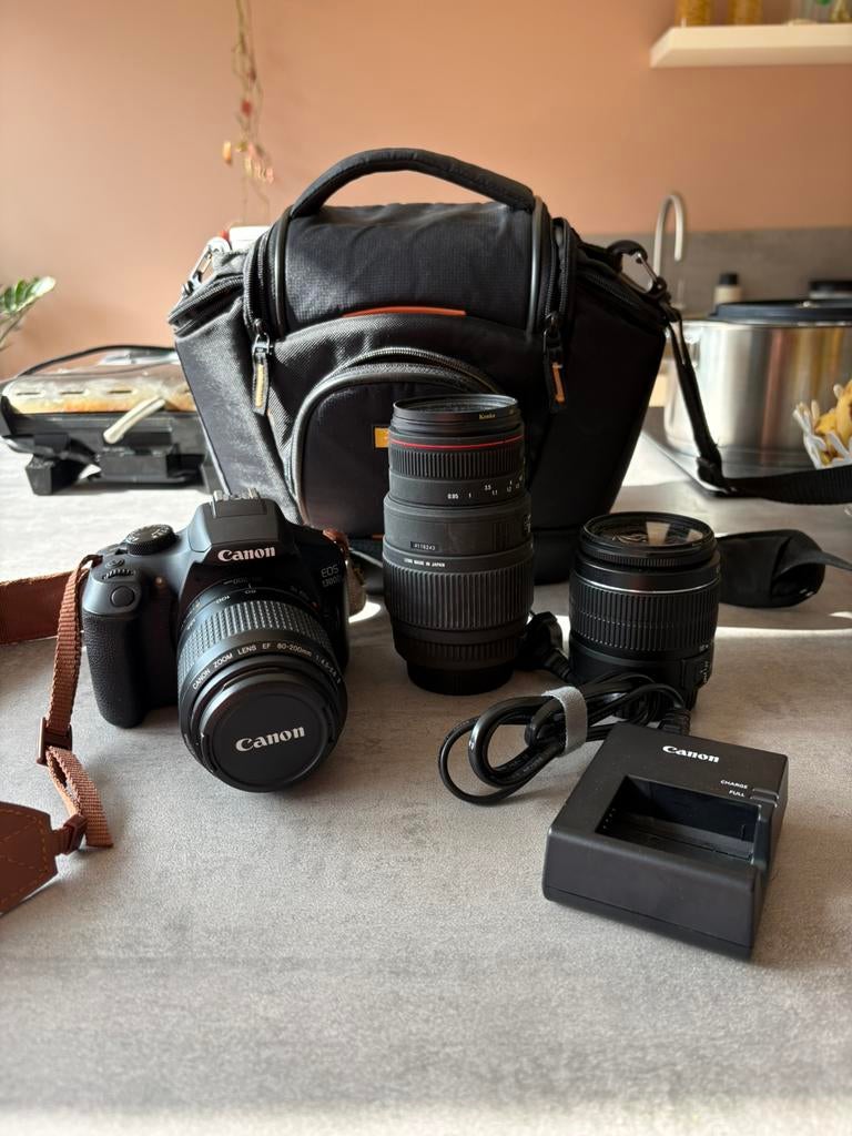 Canon EOS 1300D met drie lenzen, Ophalen of Verzenden, Zo goed als nieuw, Spiegelreflex, Canon