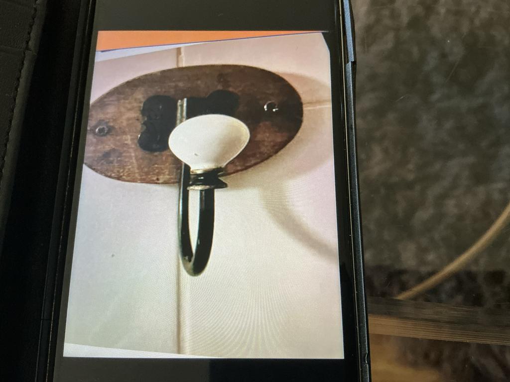 Brocante Kledinghaken (2 stuks) van Sloophout en Emaille, Ophalen of Verzenden, Gebruikt, Hout, Wandhaken