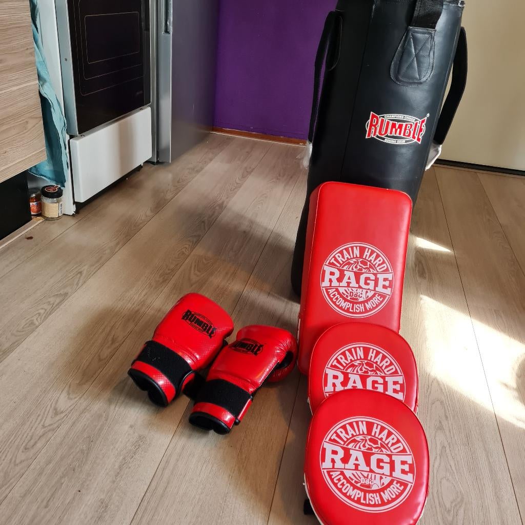 Boks spullen voor kind merk Rumble, Kinderen en Baby's, Ophalen, Zo goed als nieuw, Jongen of Meisje