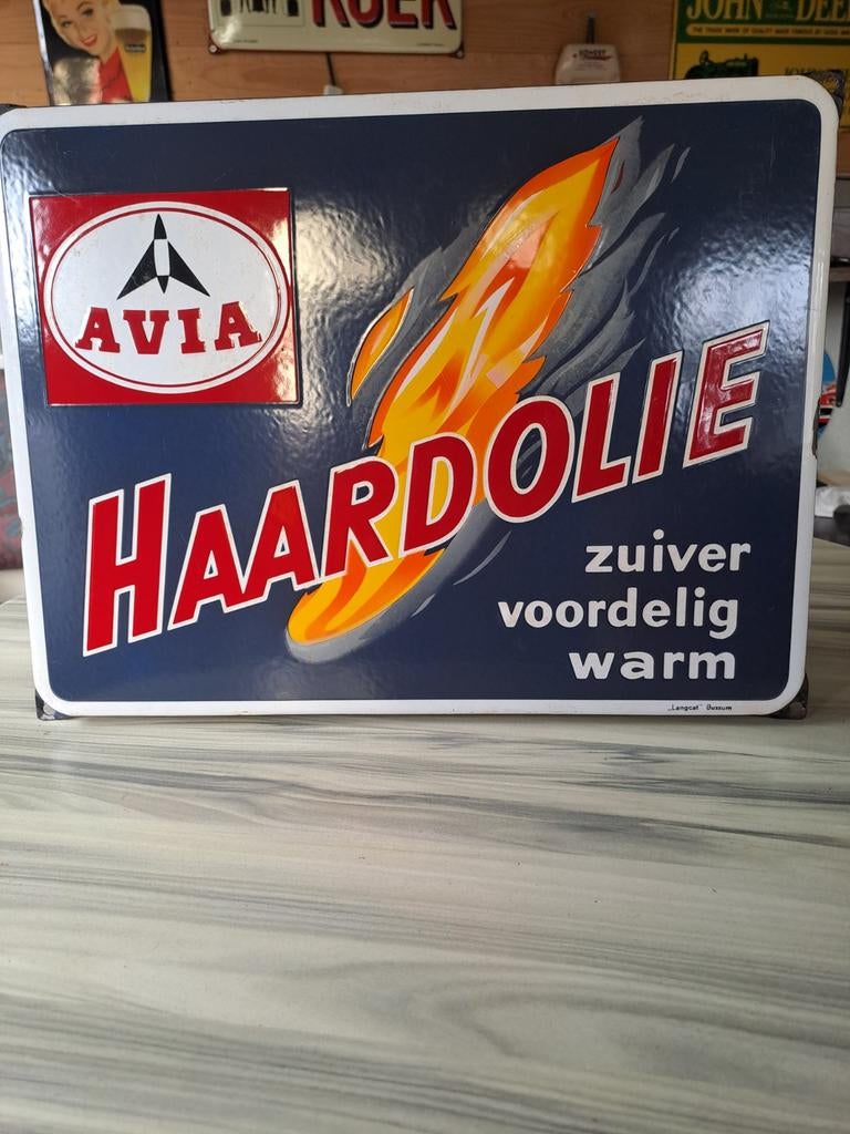 Mooi oud emaille bord Avia Haardolie, Ophalen of Verzenden, Gebruikt, Reclamebord
