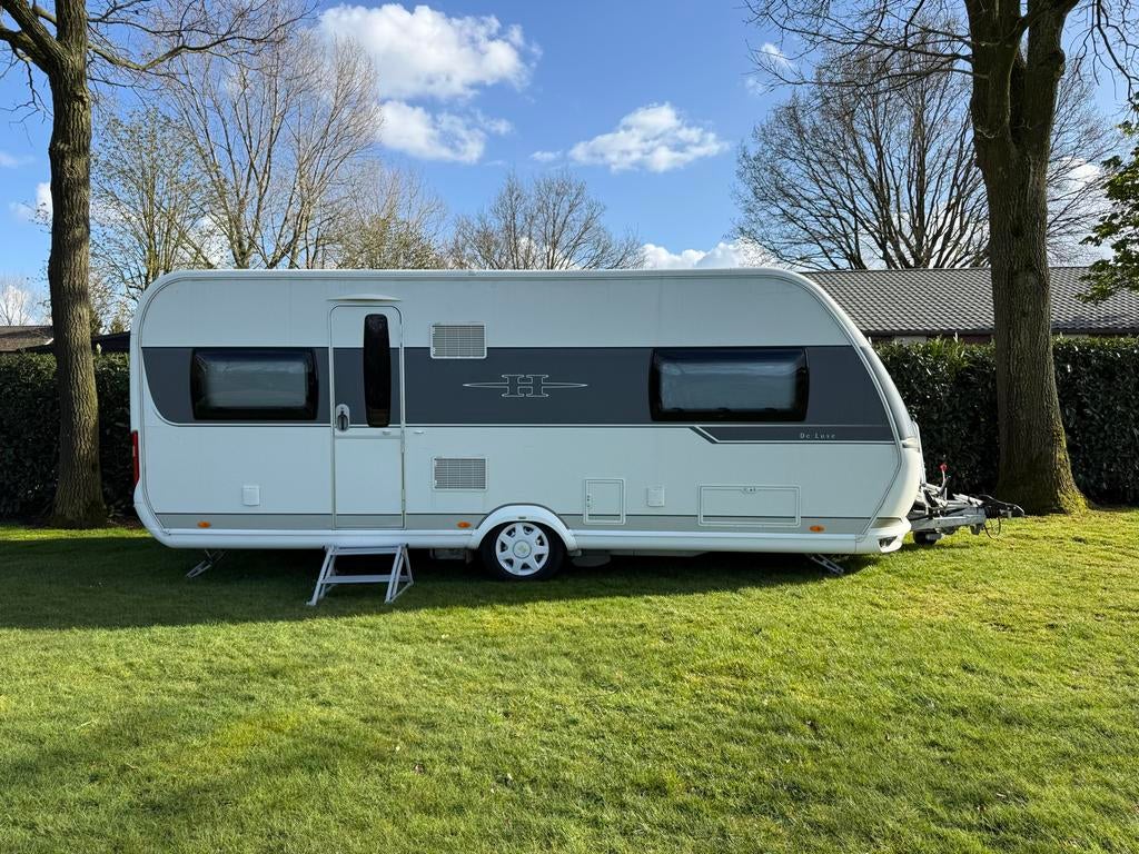 Hobby 560 UL De Luxe 2015 met voortent en luifel, Schokbreker, Rondzit, Hobby, Particulier