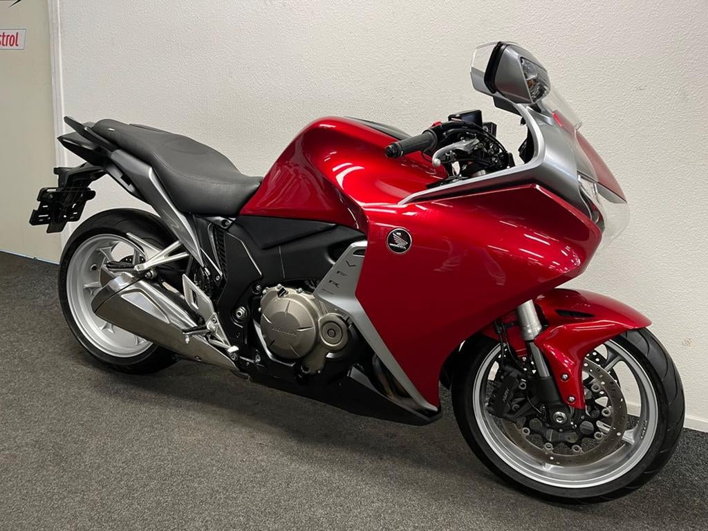 Honda VFR 1200 F C-ABS (bj 2010), Motoren, HONDA, 4 cilinders, Motorrijbewijs A, Bedrijf