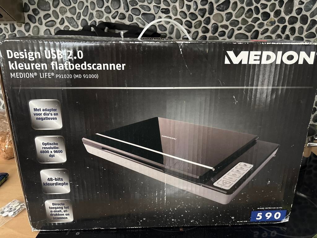 Medion USB 2.0 kleuren flatbedscanner (MD 91000), Ophalen of Verzenden, Gebruikt, Flatbedscanner, Windows