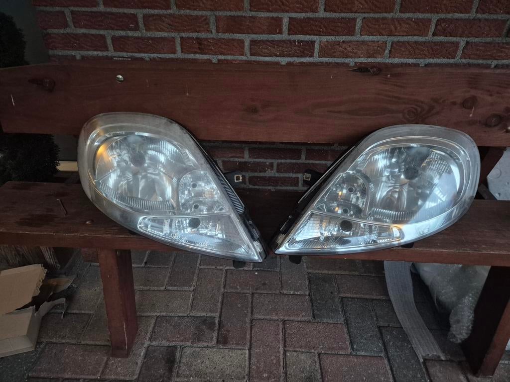 Opel Vivaro koplampen, Ophalen of Verzenden, Opel