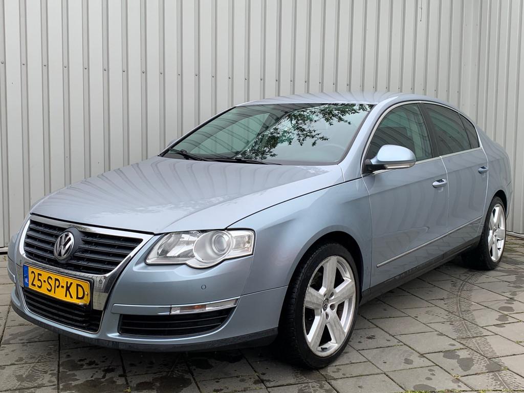 Volkswagen Passat 2.0 FSI Comfortline|Climate Control|, Auto's, Voorwielaandrijving, 730 kg, Gebruikt, Zwart