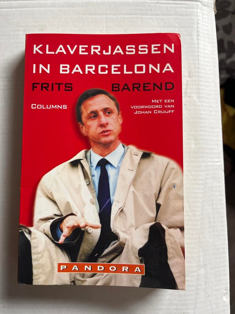 Klaverjassen in Barcelona - Frits Barend, Boeken, Ophalen of Verzenden, Gelezen