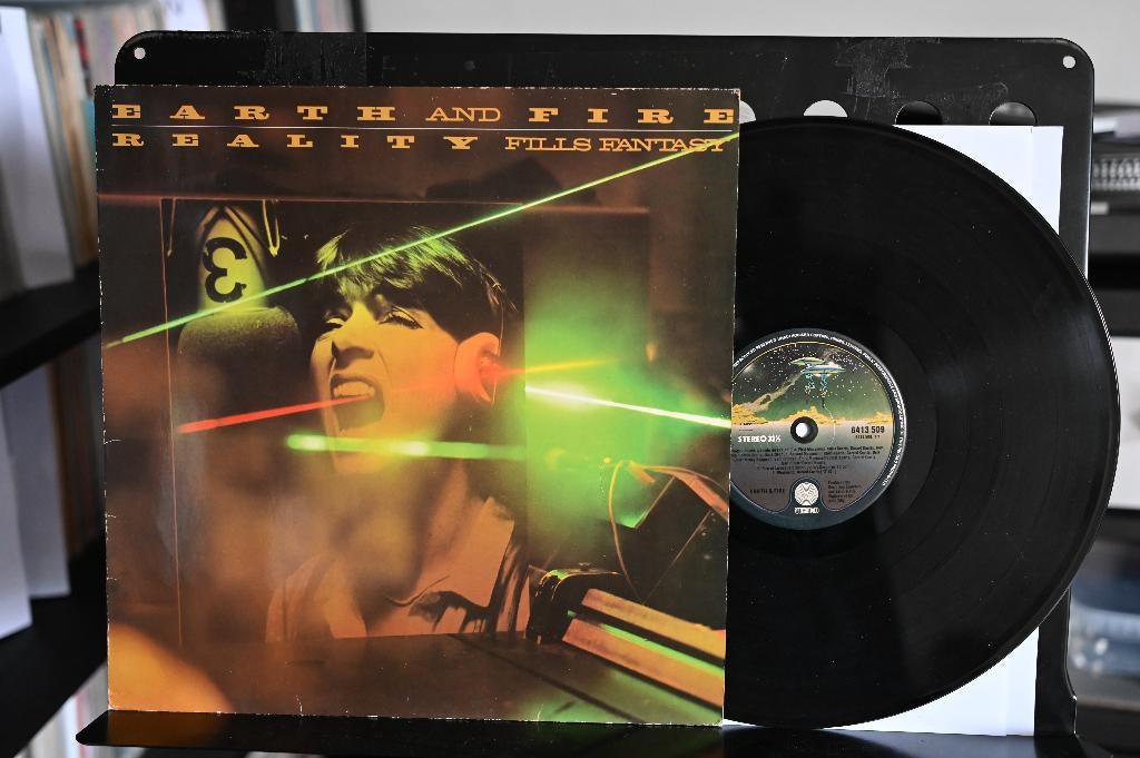 LP 1979 Earth & Fire - Reality fills fantasy, Ophalen of Verzenden, Zo goed als nieuw, 12 inch, Poprock