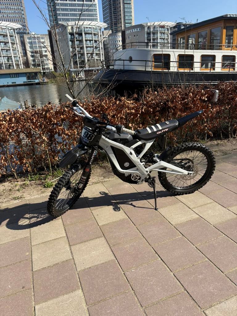 Surron light bee x (2020), Zo goed als nieuw, 1 versnellingen, 50 cc, Ophalen