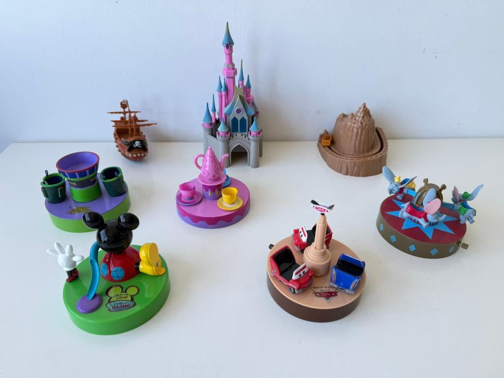 Miniatuur, mini attracties Disneyland Parijs o.a. Buzz, Cars, Ophalen of Verzenden, Bambi of Dumbo, Zo goed als nieuw, Beeldje of Figuurtje