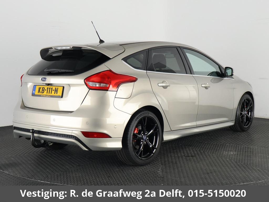 Ford Focus 1.0 Titanium Sport | Navigatie | Camera | Parkeer, Gebruikt, Origineel Nederlands, 3 cilinders, 999 cc