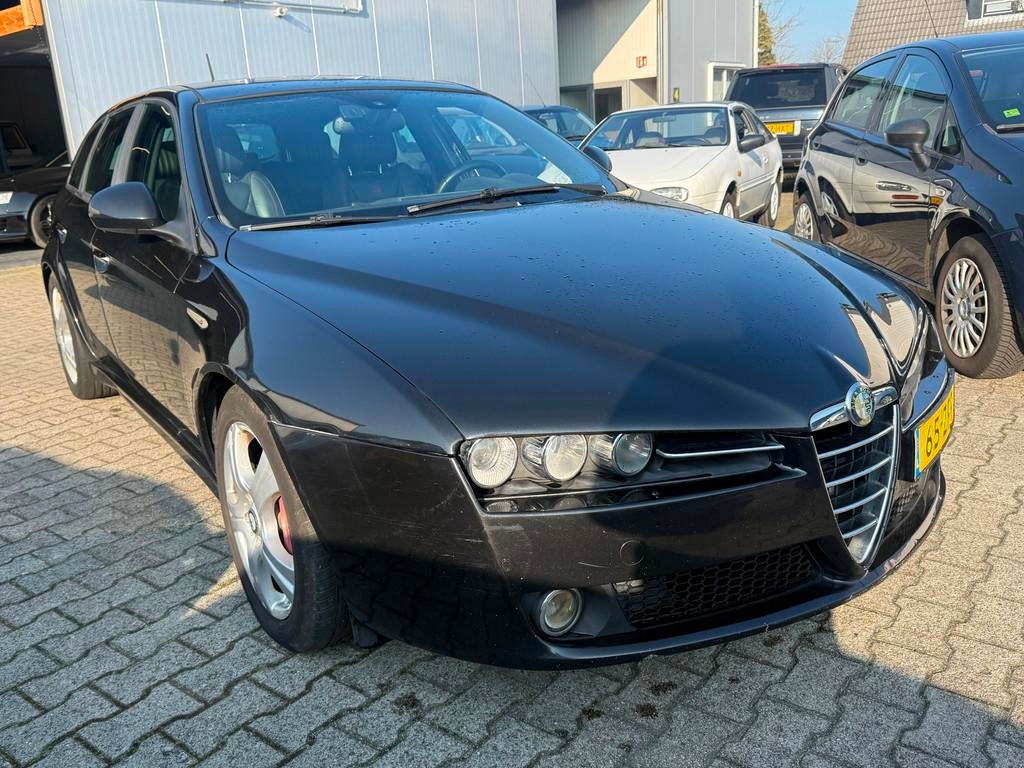 Alfa Romeo 159 Sportwagon 2.2 JTS Selespeed TI 2010 Zwart Xe, Gebruikt, 4 cilinders, Zwart, 1470 kg
