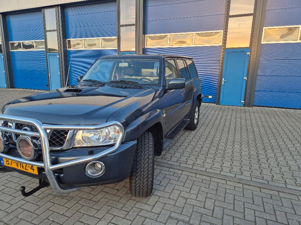 Nissan patrol 3.0 bj 2008 5 deurs, Auto's, Euro 5, Stoelverwarming, 2420 kg, Bedrijf