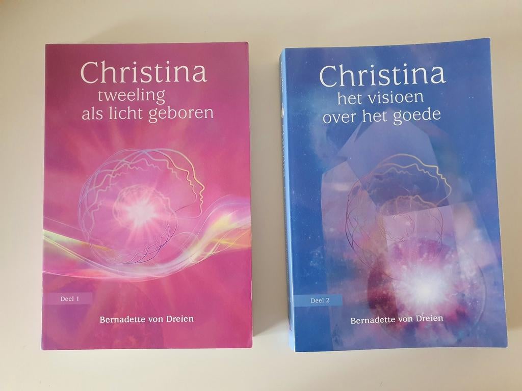 Bernadette von Dreien - Christina deel 1 en 2, Achtergrond en Informatie, Spiritualiteit algemeen, Ophalen of Verzenden, Zo goed als nieuw