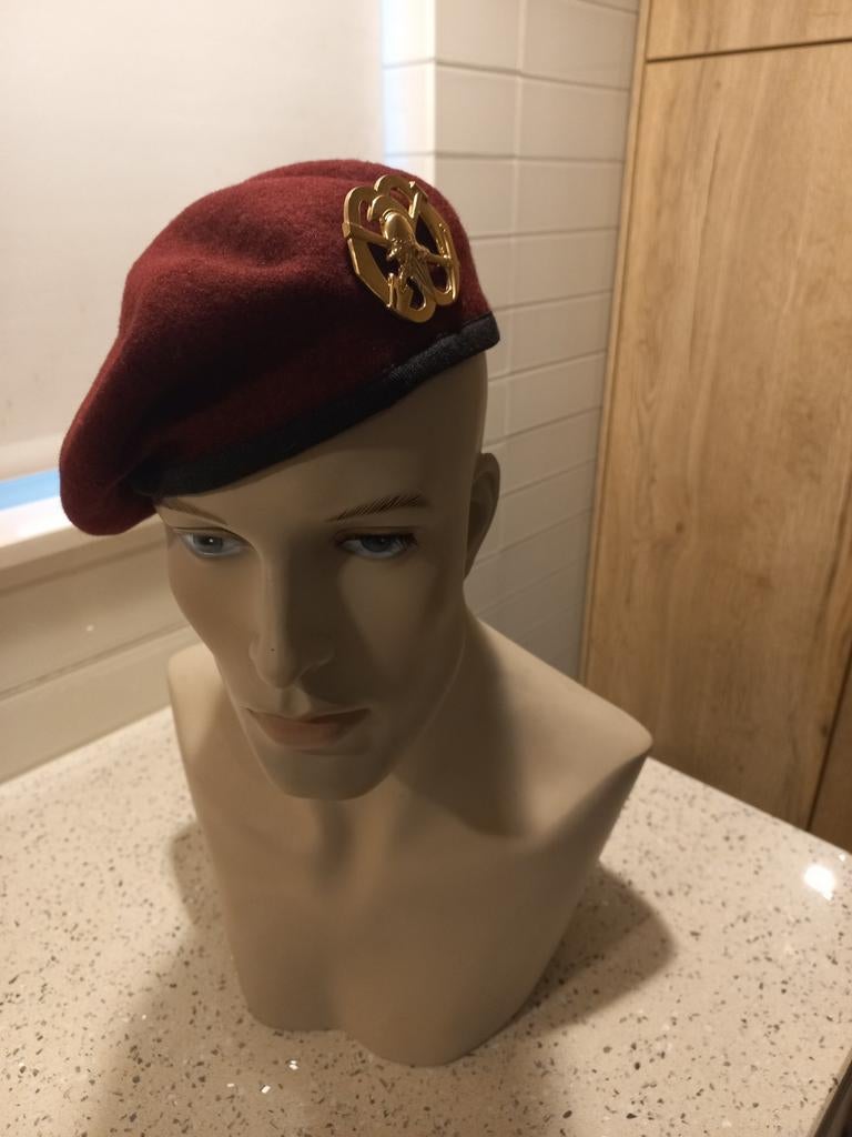 LMB baret LUCHTMOBIELE BRIGADE   GENIE maat 57., Verzamelen, Militaria | Algemeen, Verzenden, Landmacht, Nederland, Helm of Baret