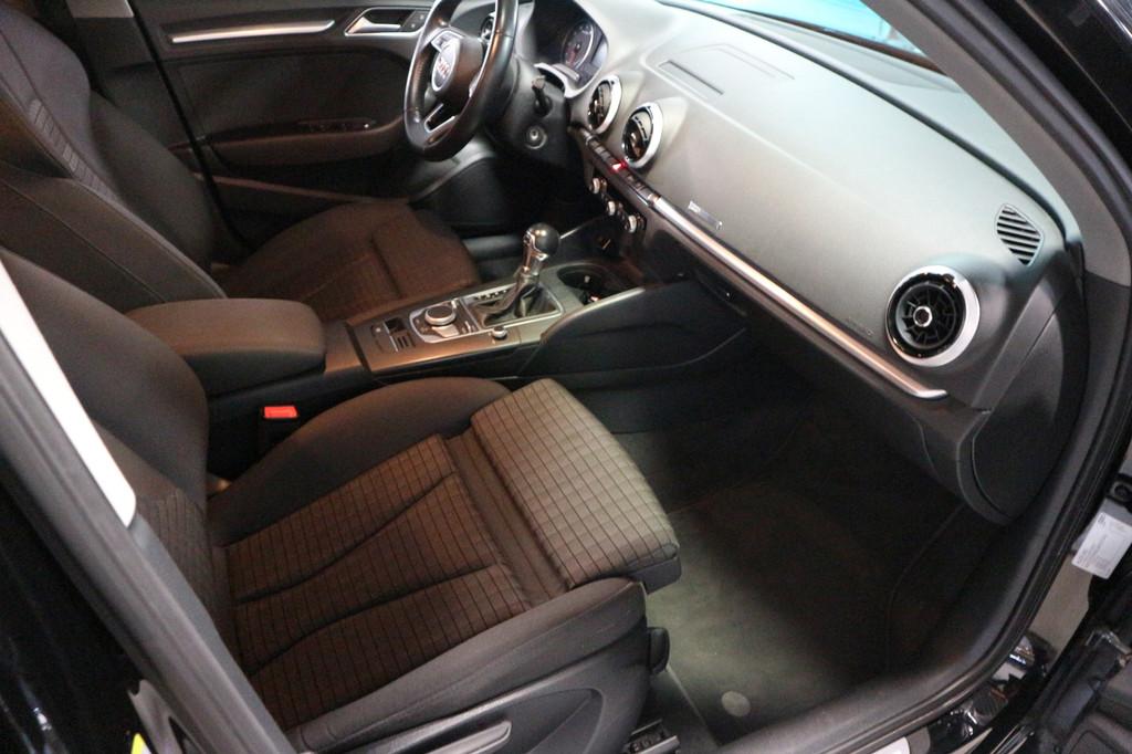 Audi A3 Sportback 1.0 TFSI BLACK PACK / AUTOMAAT / 12 MAANDE, Gebruikt, Euro 6, 116 pk, Zwart