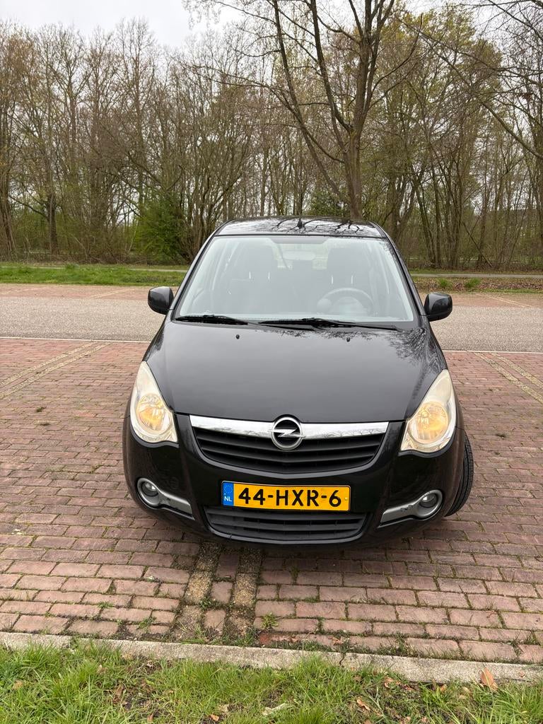 Opel Agila 1.2 16V 2009 Zwart, Zuinige auto met CarPlay, Auto's, Opel, Voorwielaandrijving, 40 €/maand, 4 cilinders, 965 kg