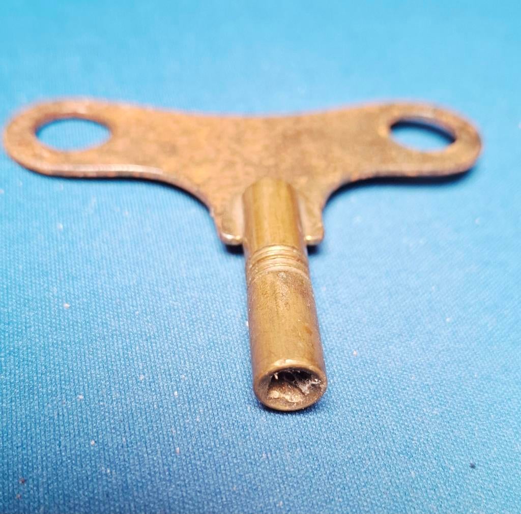 Oude opwindsleutel voor klok, Ophalen of Verzenden