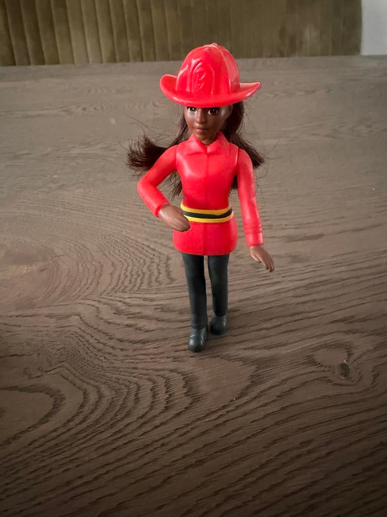 Brandweer Barbiepop - Speelgoedpop met brandweerhelm, Ophalen of Verzenden, Zo goed als nieuw, Barbie
