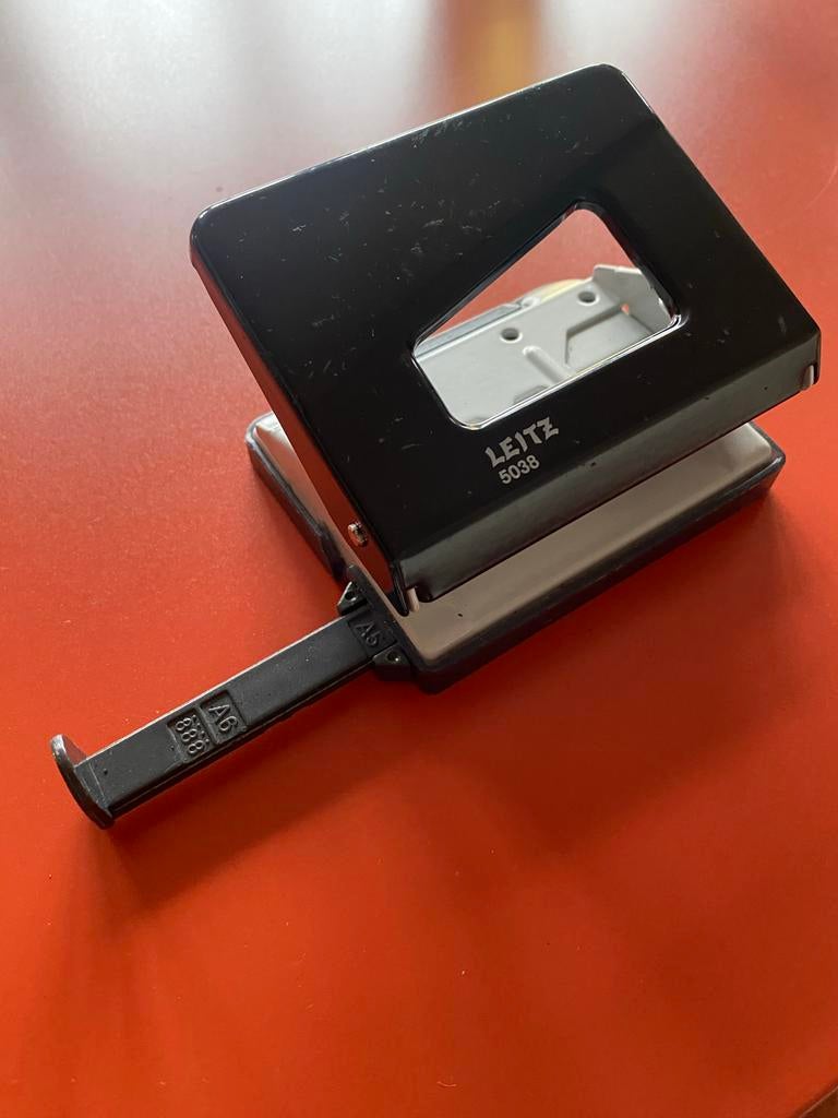 LEITZ 5038 perforator 2-gaats, Ophalen of Verzenden, Gebruikt