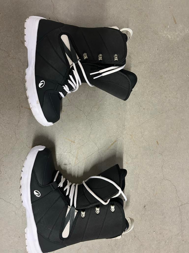 Snowboard schoenen - decathlon, Ophalen of Verzenden, Zo goed als nieuw, Schoenen