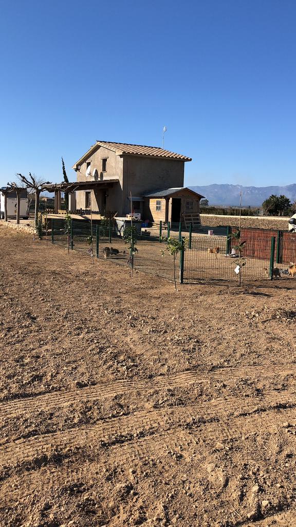 Te koop woning met stallen en 1 hectare grond, Huizen en Kamers, Woonhuis, 4 kamers, Spanje, Landelijk