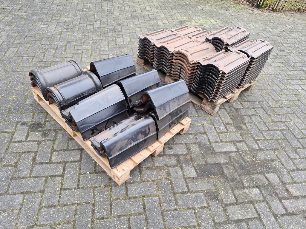 Monier Hollander Dakpannen , Gevelpan , Nokpan, Doe-het-zelf en Verbouw, Dakpannen en Dakbedekking, Ophalen, Gebruikt, 15 m² of meer