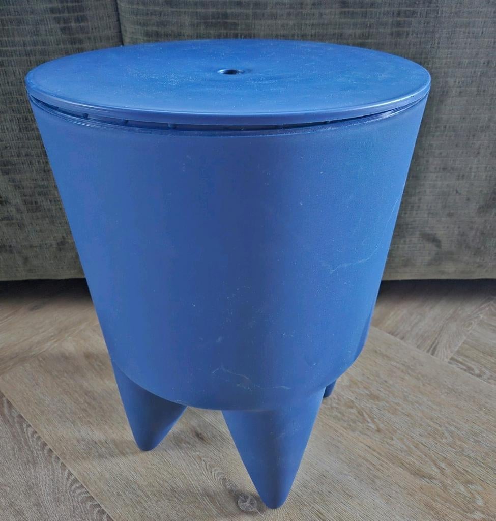 2x vintage Bubu kruk blauw/zwart Philippe Starck voor XO , Ophalen