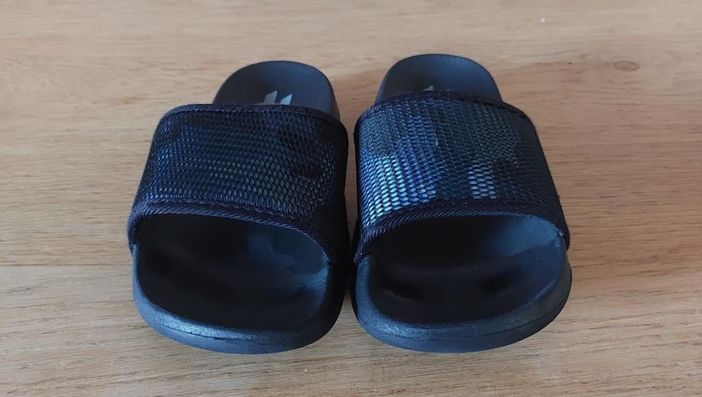 Zwart/Blauwe Slippers  - Maat 35, Ophalen, Overige typen, Zo goed als nieuw, Jongen