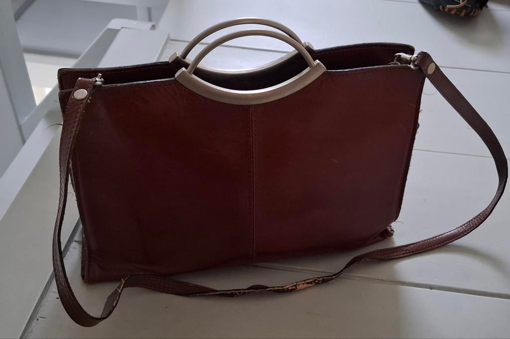 bordeaux lederen schoudertas., Ophalen of Verzenden, Gebruikt, Bruin, Schoudertasje