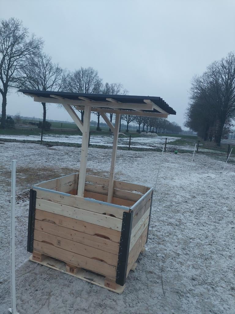 Nieuw hooihuisje /slowfeeder, Dieren en Toebehoren