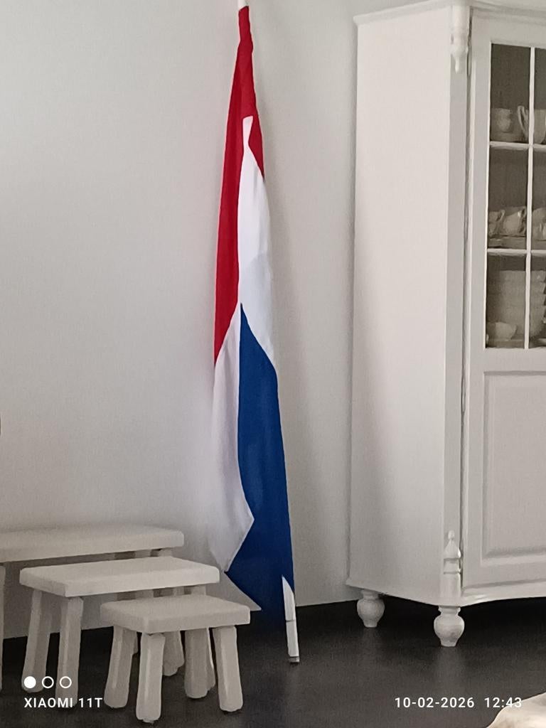 Vlag+ stok, afsluitdopje en muurhouder., Ophalen of Verzenden, Zo goed als nieuw