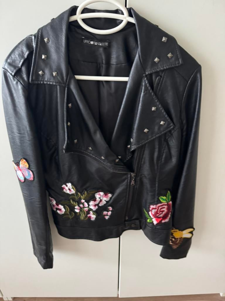 Vegan jasje s, Ophalen of Verzenden, Zo goed als nieuw, Zwart