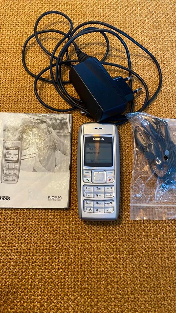 Nokia 1600 telefoon met oplader, Ophalen, Gebruikt, Geen camera, Zwart