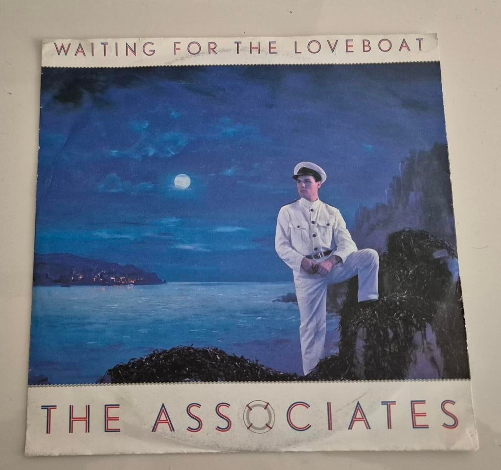 The Associates ' Waiting for the love boat', 1 single, Ophalen of Verzenden, Zo goed als nieuw, Pop