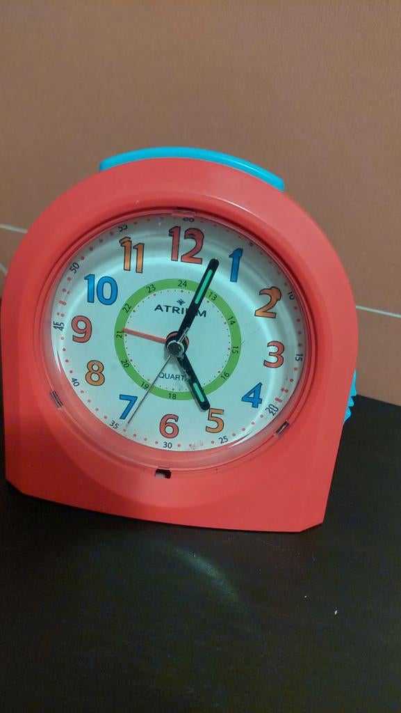 Kleurrijke wekker met alarm, Ophalen of Verzenden, Gebruikt, Analoog, Wekker of Tafelklok