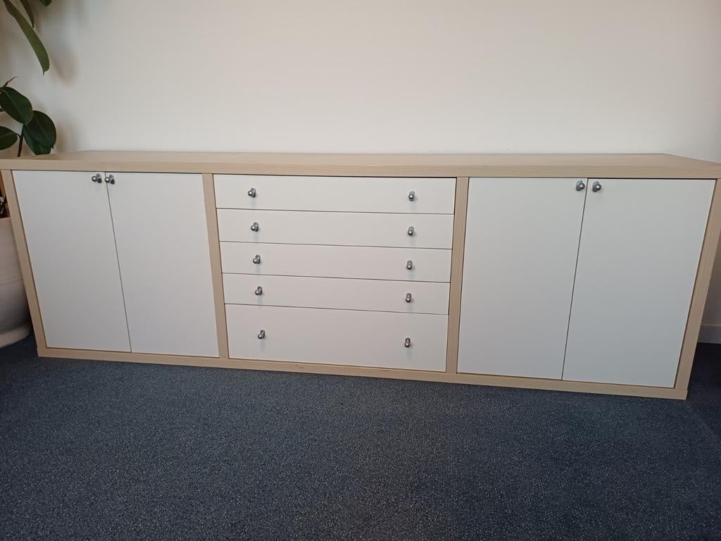 MAGIKER dressoir, nog heel mooi!, Huis en Inrichting, Kasten | Dressoirs, Zo goed als nieuw, 25 tot 50 cm, Ophalen