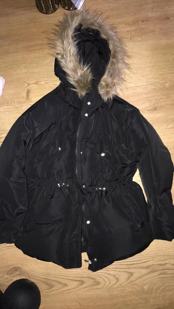 Zwarte Zara jas met bontkraag - Maat 164, Ophalen of Verzenden, Zo goed als nieuw, Zwart