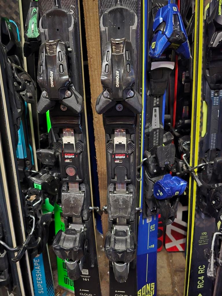 161cm ATOMIC CLOUD SERVOTEC c12 np850euro, Sport en Fitness, Skiën en Langlaufen, 160 tot 180 cm, Ophalen of Verzenden, Zo goed als nieuw