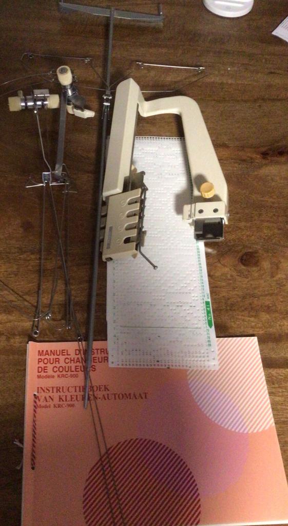 Brother KRC-900 Kleurenautomaat voor Dubbelbed Breimachine, Hobby en Vrije tijd, Breien en Haken, Ophalen of Verzenden, Gebruikt