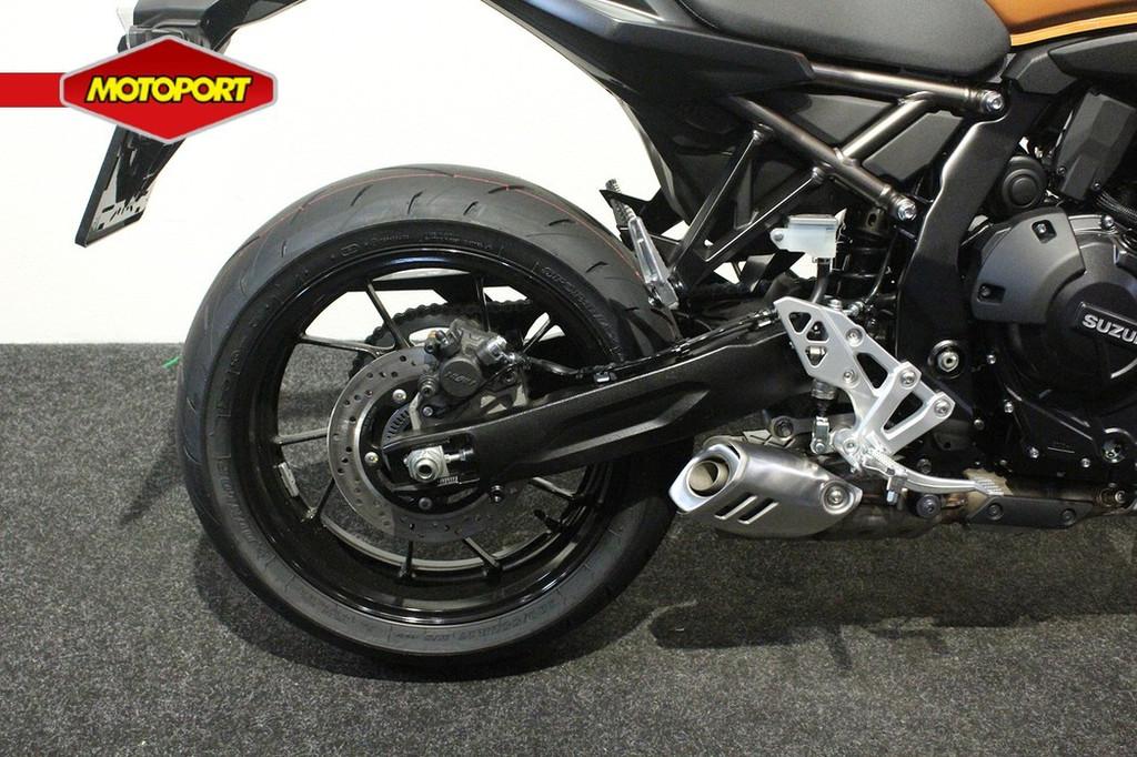 Suzuki GSX GSX-8T - foto 3