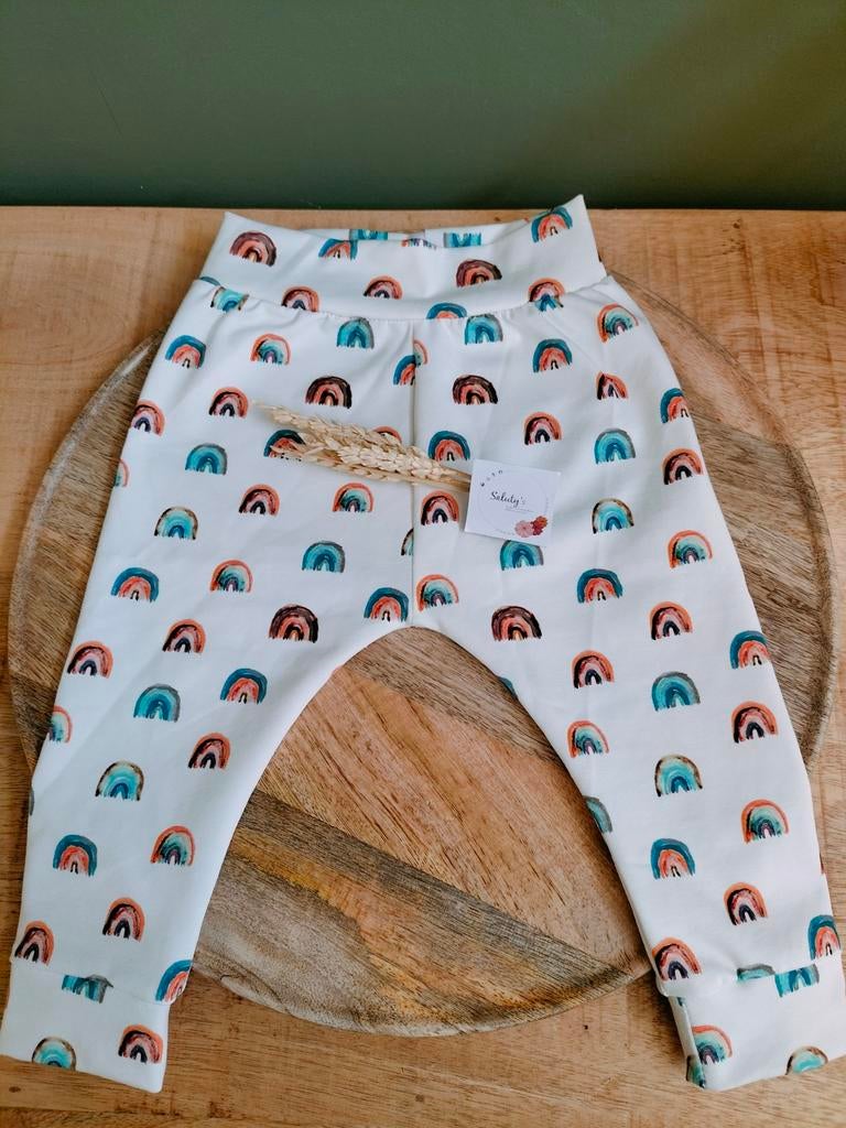 Nieuw handgemaakt • Legging broekje 74 'Regenboog, Kinderen en Baby's, Babykleding | Maat 74, Nieuw, Jongetje of Meisje, Broekje