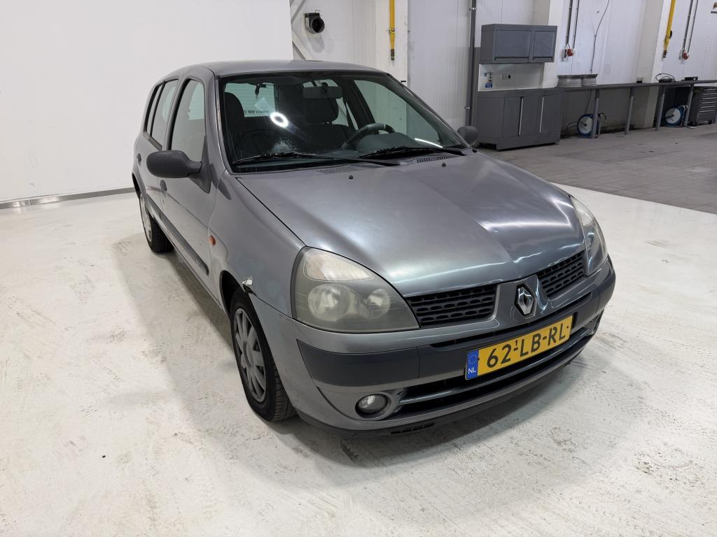 Renault Clio 1.2-16V Expression (bj 2002), Stof, 31 €/maand, 4 cilinders, 905 kg