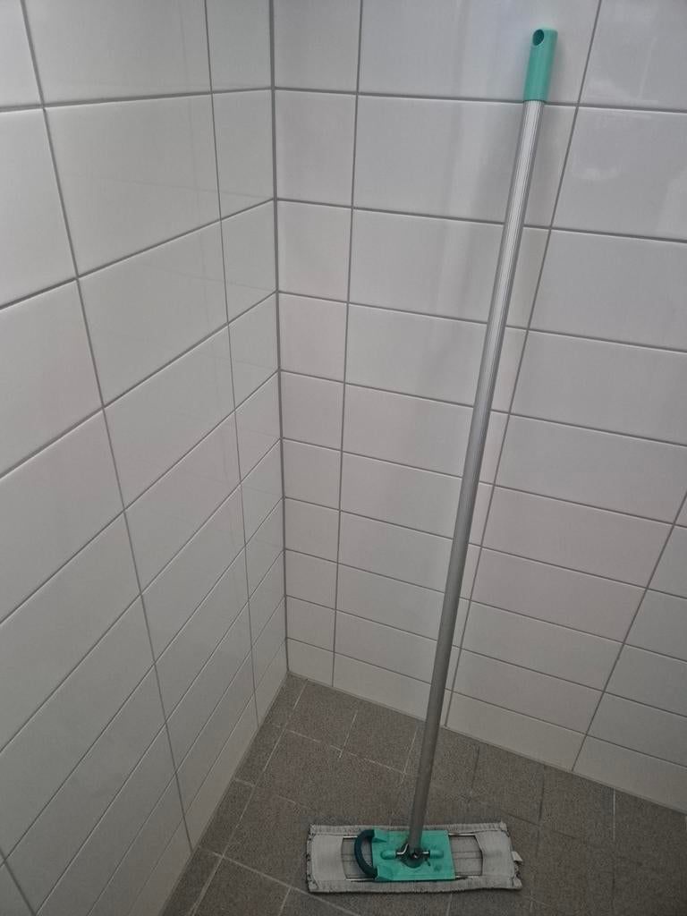 Leifheit dweilstok met bijbehorende dweilen, Huis en Inrichting, Schoonmaakartikelen, Mop of Dweil, Ophalen of Verzenden