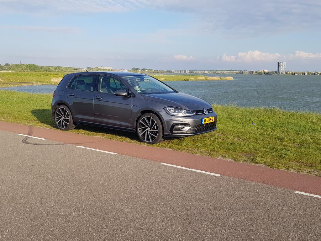 Volkswagen Golf Highline R-line  1.5 TSI DSG 2018 Grijs, 1498 cc, Zwart, 4 cilinders, 150 pk
