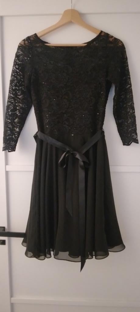 Prachtige zwarte jurk van Swing - Maat XS 1x gedragen, Kleding | Dames, Gelegenheidskleding, Zwart, Ophalen of Verzenden, Zo goed als nieuw