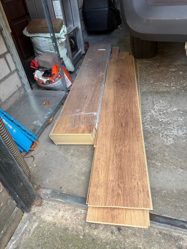 Ongebruikte verpakking laminaat - gratis af te halen, Huis en Inrichting, Stoffering | Vloerbedekking, Ophalen, Bruin, Nieuw, Minder dan 10 m²