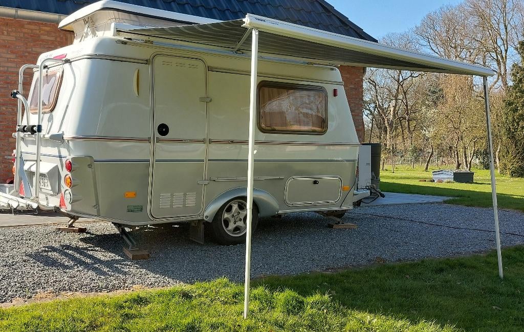 Eriba Touring Puck 230 GT, Caravans en Kamperen, Caravans, Particulier, tot en met 2, 500 - 750 kg, Treinzit, Eriba, Lengtebed
